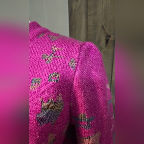 FATE Pink Puff Sleeve leopard sweater. Size medium NWT - Picture 7 of 13